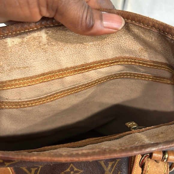 Authentic Louis Vuitton Monogram Bucket GM Shoulder Tote Bag - Picture 13 of 14